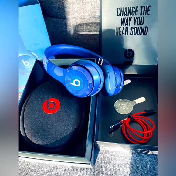 Blue Beats by Dre Solo2 Wireless headphones - Picture 3 of 10